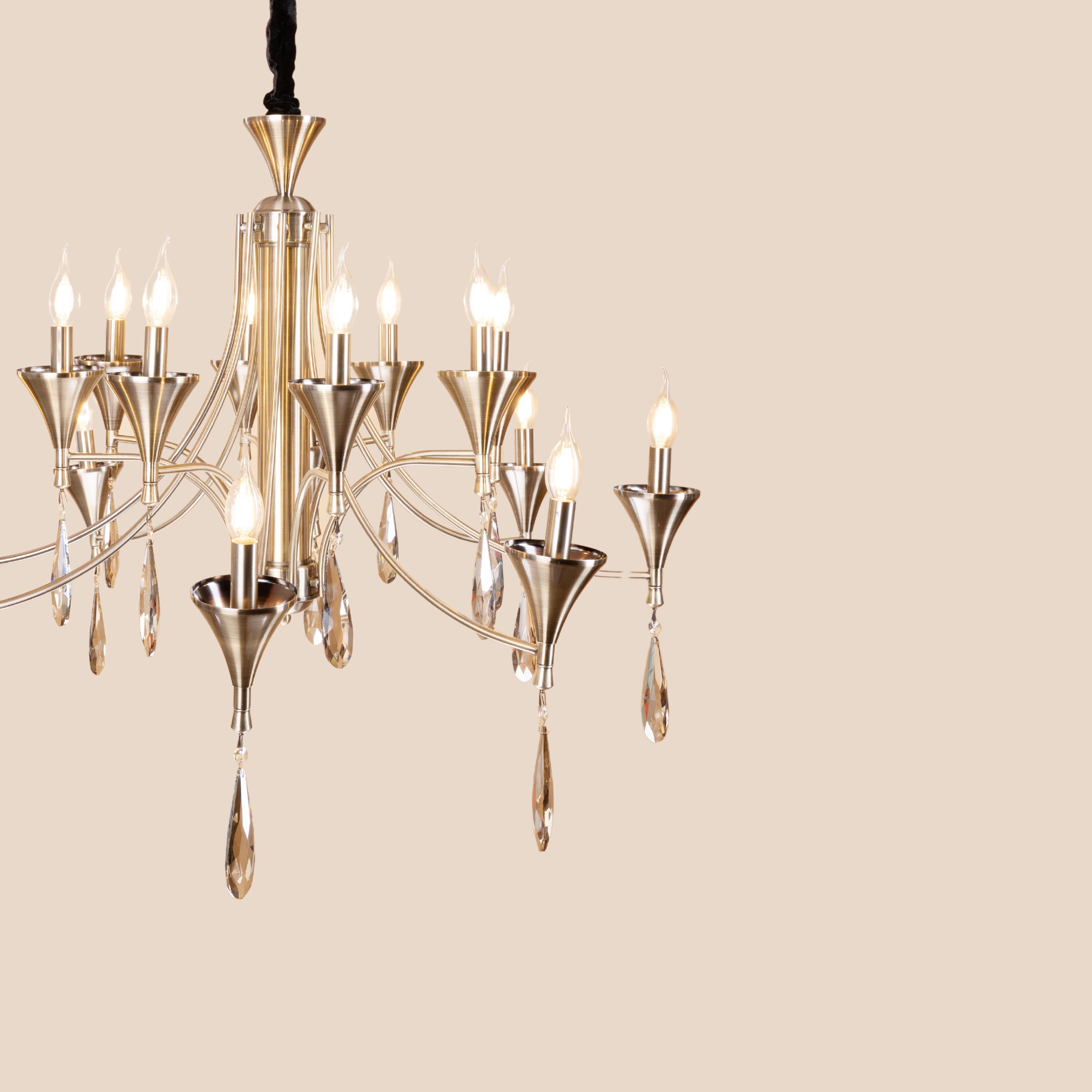 Grand Manor Chandelier - Teenbatti