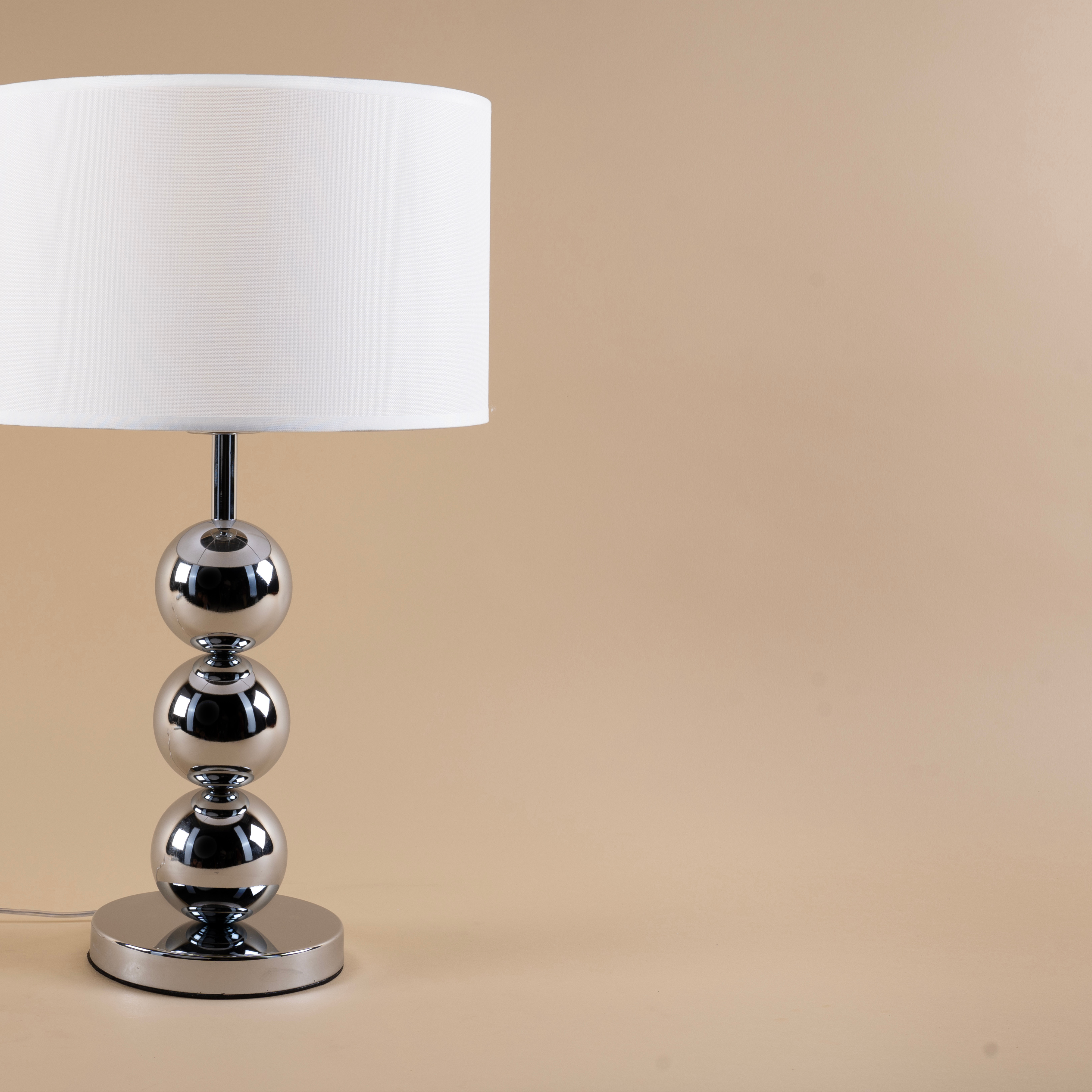 Modern Elegance Table Lamp - Teenbatti