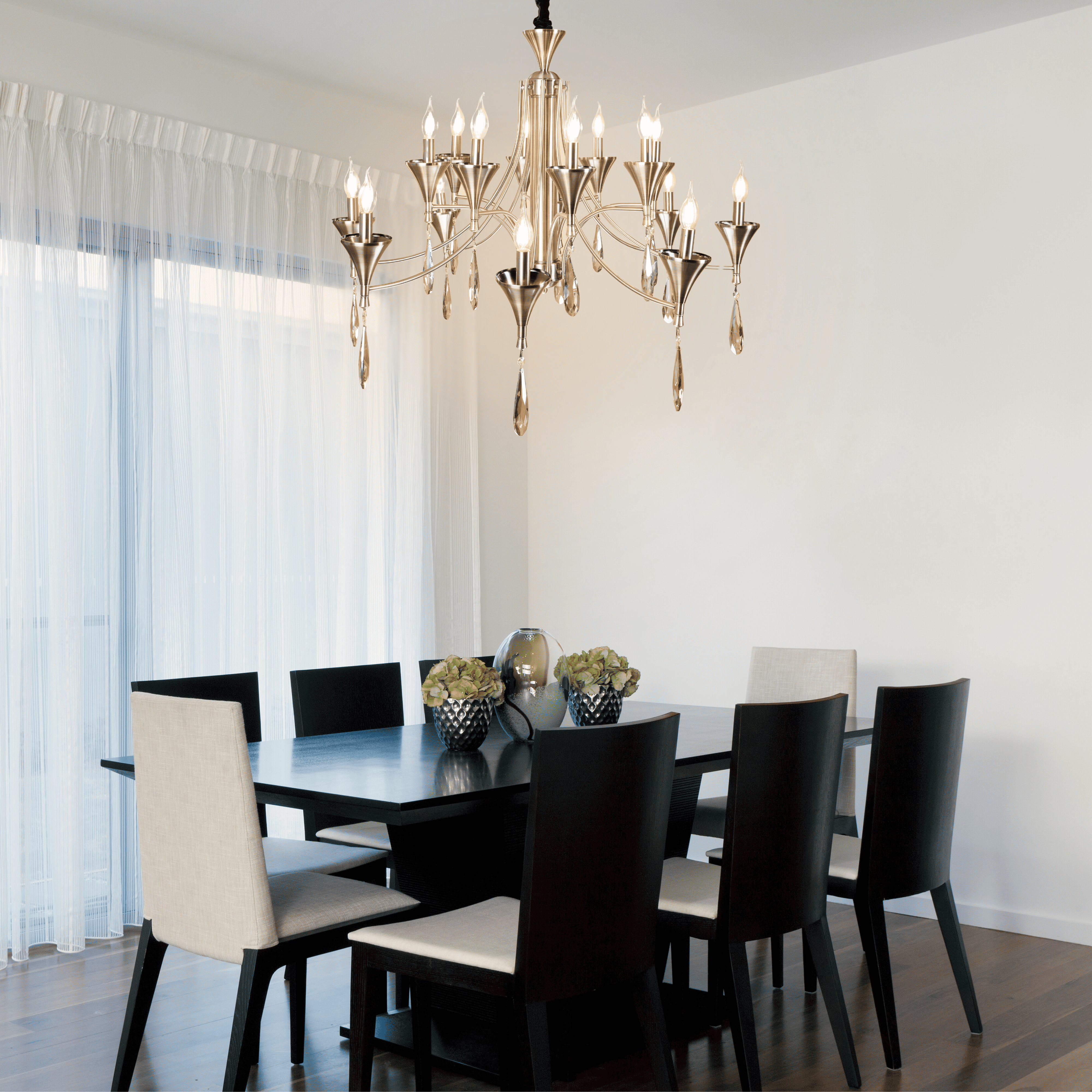Grand Manor Chandelier