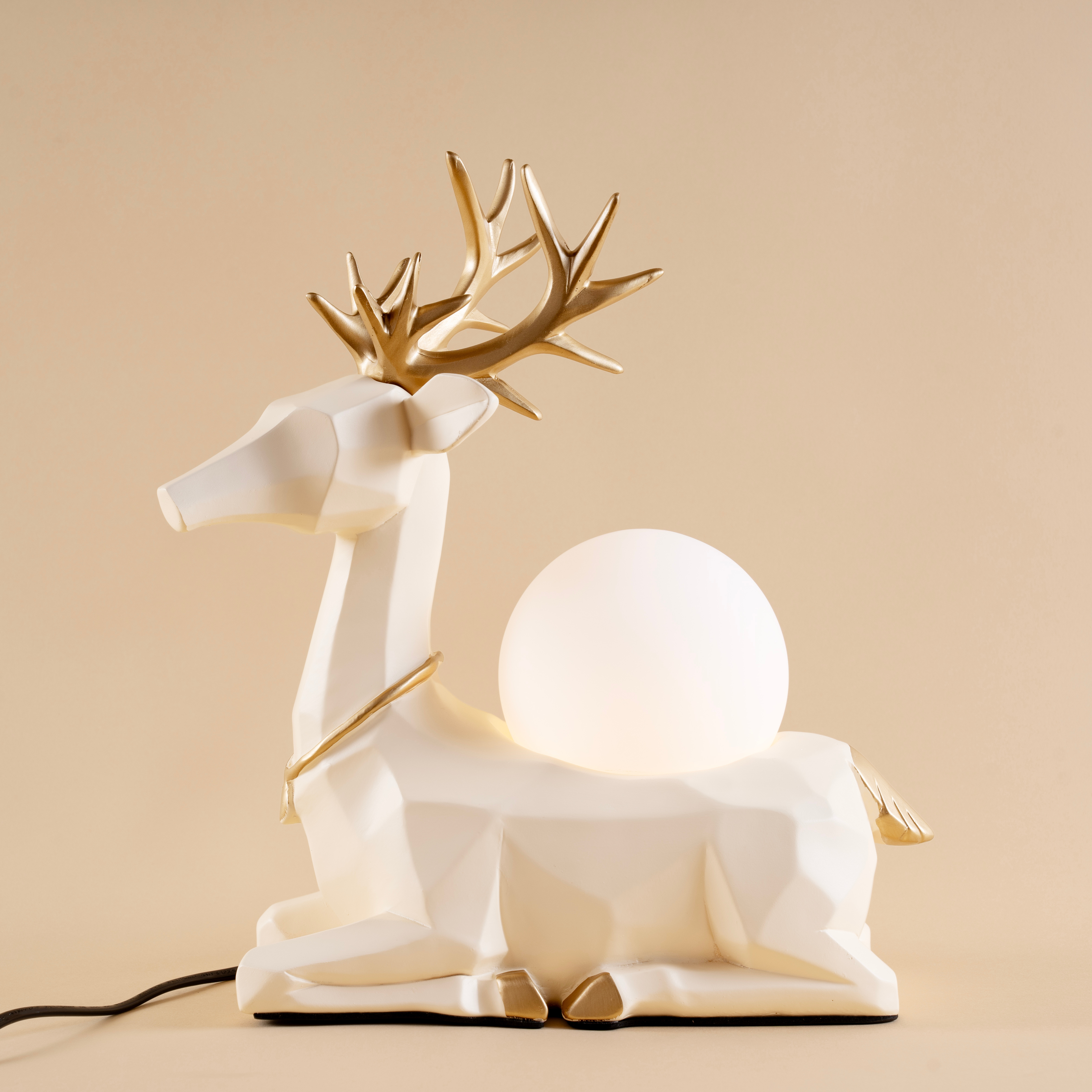 Graceful Deer Table Lamp - Teenbatti