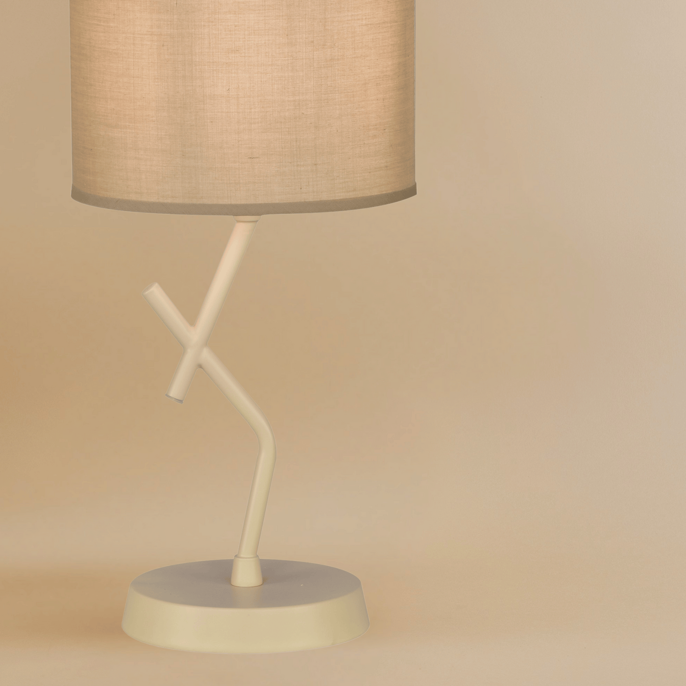 The Minimalist Muse Table Lamp - Teenbatti